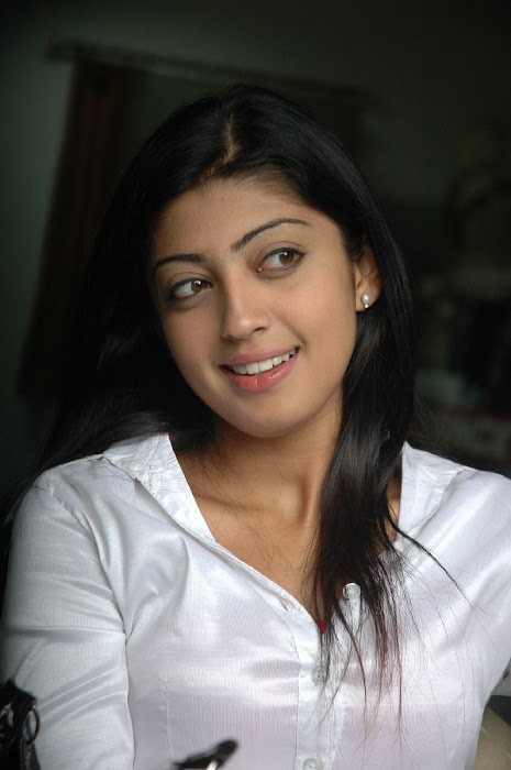 praneetha the girl in white shirtjeans unseen pics